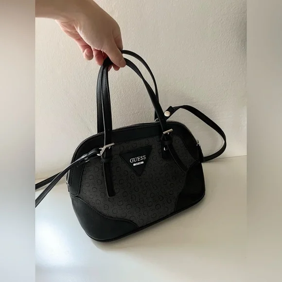 GUESS Shoulder Bag - Picture 1 of 3